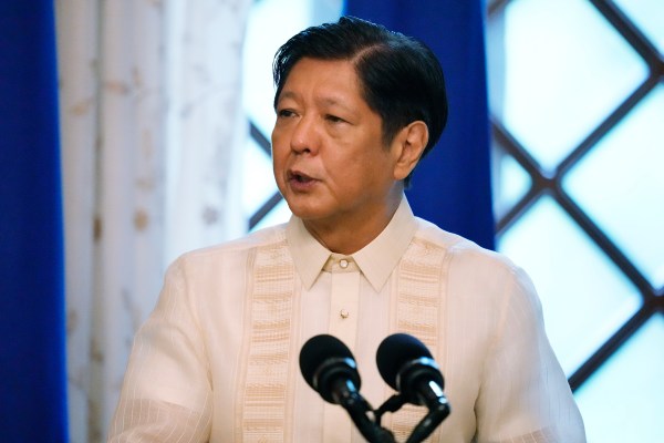 Marcos от Филипините нарежда таван на цените на ориза на фона на „тревожен“ скок на цените