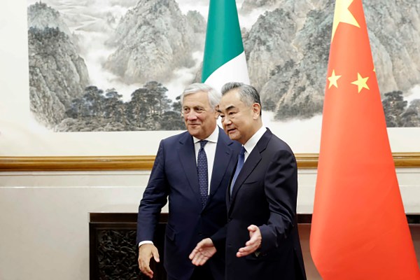 Китай прокламира „Пояс, един път“ към Италия на фона на нарастващи съмнения в Рим