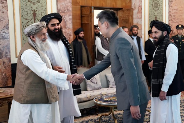 Талибаните приветстват топло новия посланик на Китай в Афганистан