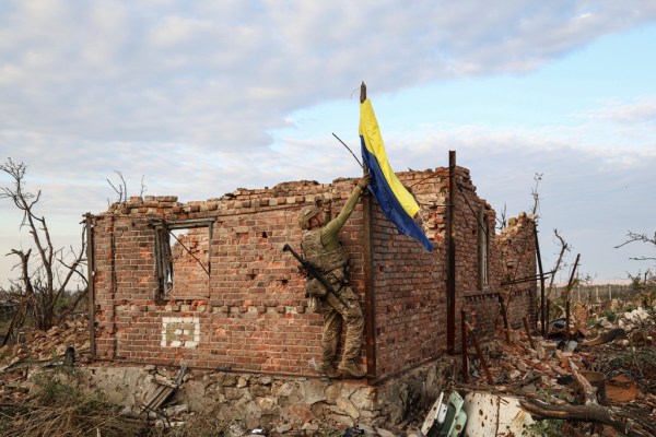 Генералът, командващ украинските сухопътни сили, каза, че неговите войски са
