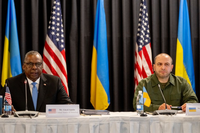 US Defense Secretary Lloyd Austin, left, and Rustem Umerov, Ukraine's Defense Minister 