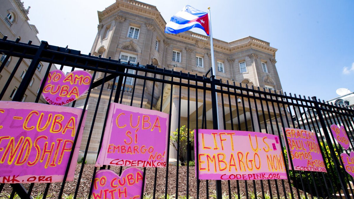 Cuban Embassy in Washington, DC attacked with Molotov cocktails