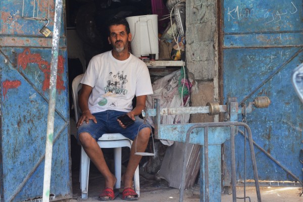 Решителност, надежда и копнеж в тунизийците, борещи се за по-добър живот