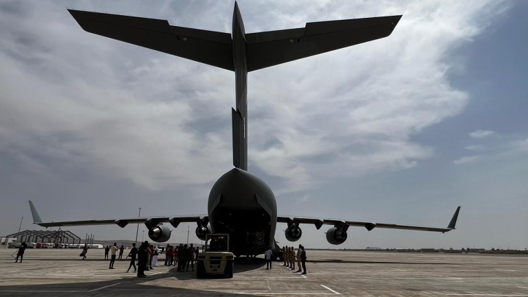 An aircraft carrying Qatari aid to Libya 