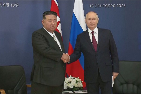 Северна Корея и Русия изглежда укрепват връзките си с високопоставено