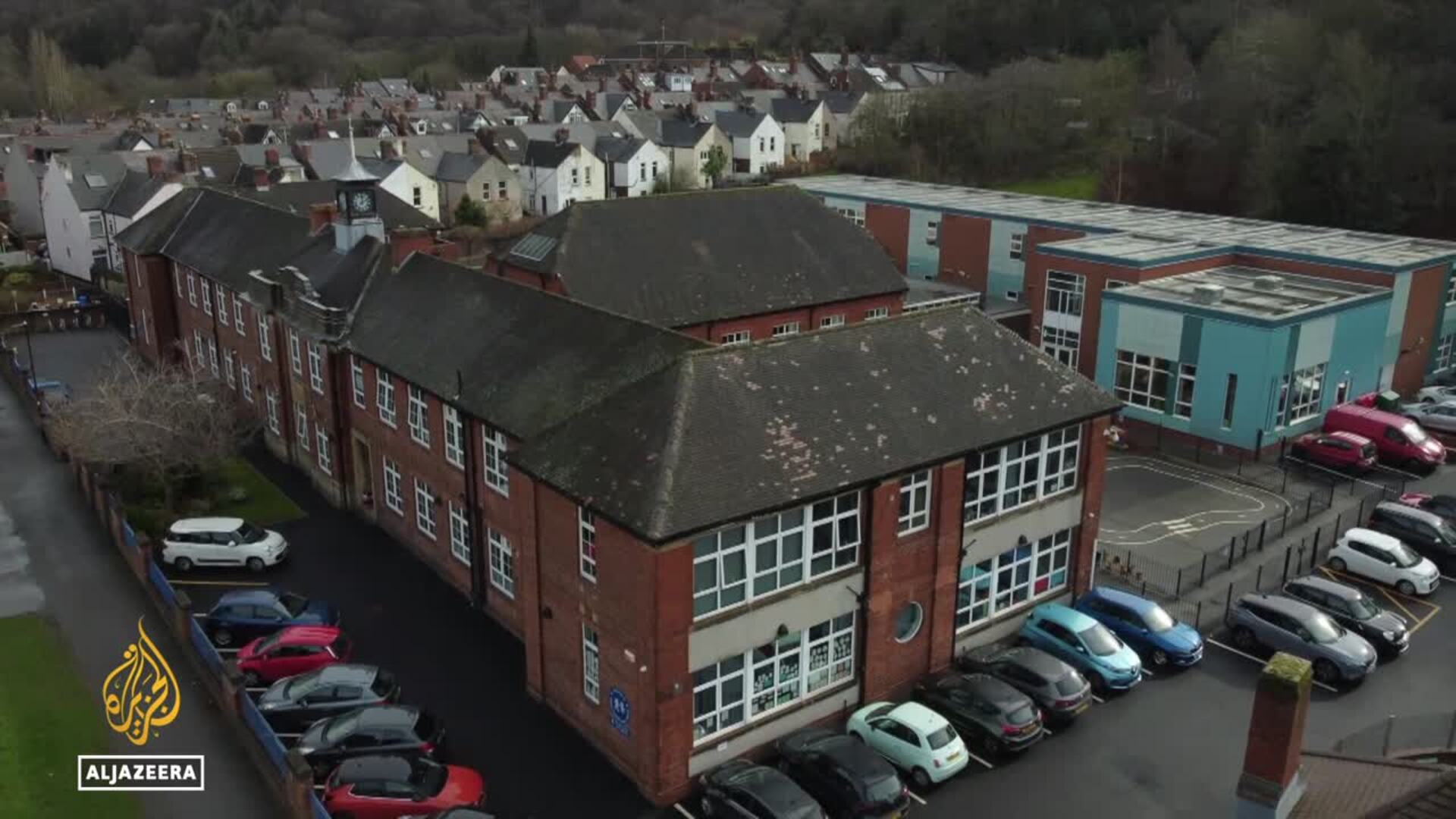 İngiltere’deki okullar niçin ‘çökmekte olan beton’ yüzünden kapanmaya zorlanıyor?