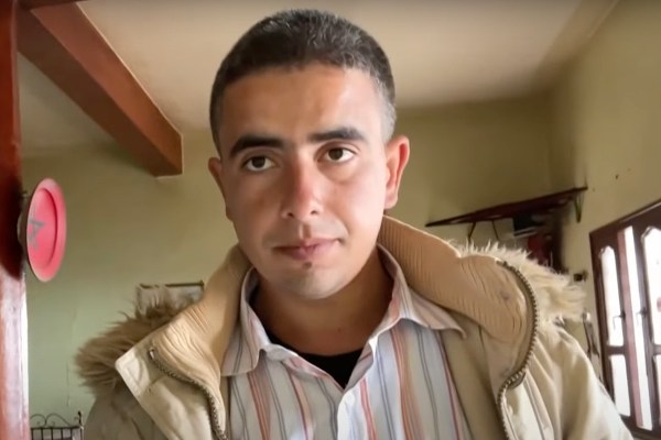 Хамза, мароканският хотелиер, който помогна на британка да намери тялото на баща си