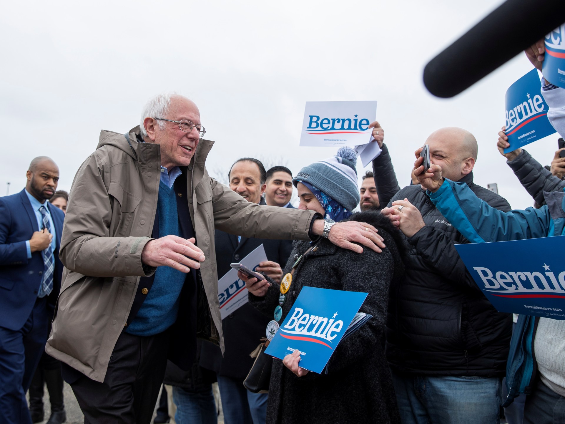 Bernie Sanders’s failure to back Gaza ceasefire disappoints US supporters thumbnail