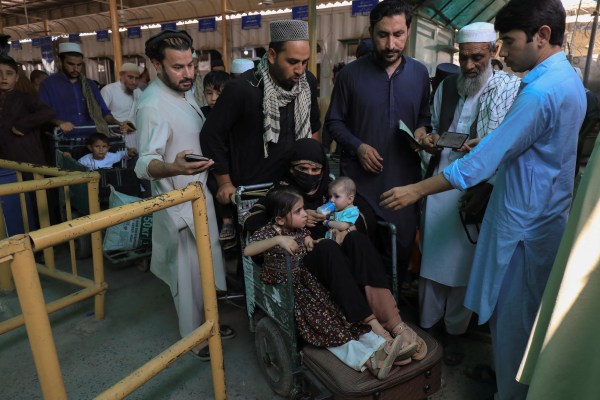 Пакистан нареди на всички имигранти без документи главно близо 1 73