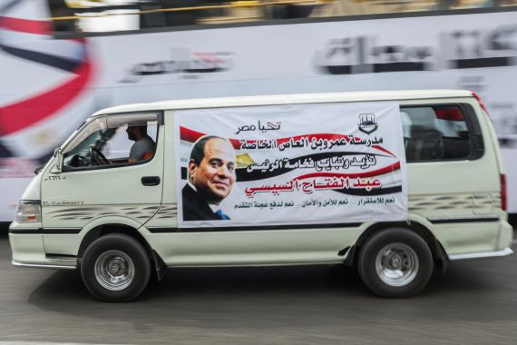 A view shows a vehicle with the banner of Egyptian President Abdel Fattah al-Sisi during a rally to back his candidacy in the presidential elections in December, at Al Galaa Square in the Dokki district of Giza, Egypt, October 2, 2023. REUTERS/Amr Abdallah Dalsh