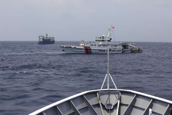 Филипините и Китай се обвиняват взаимно за сблъсъци в Южнокитайско море