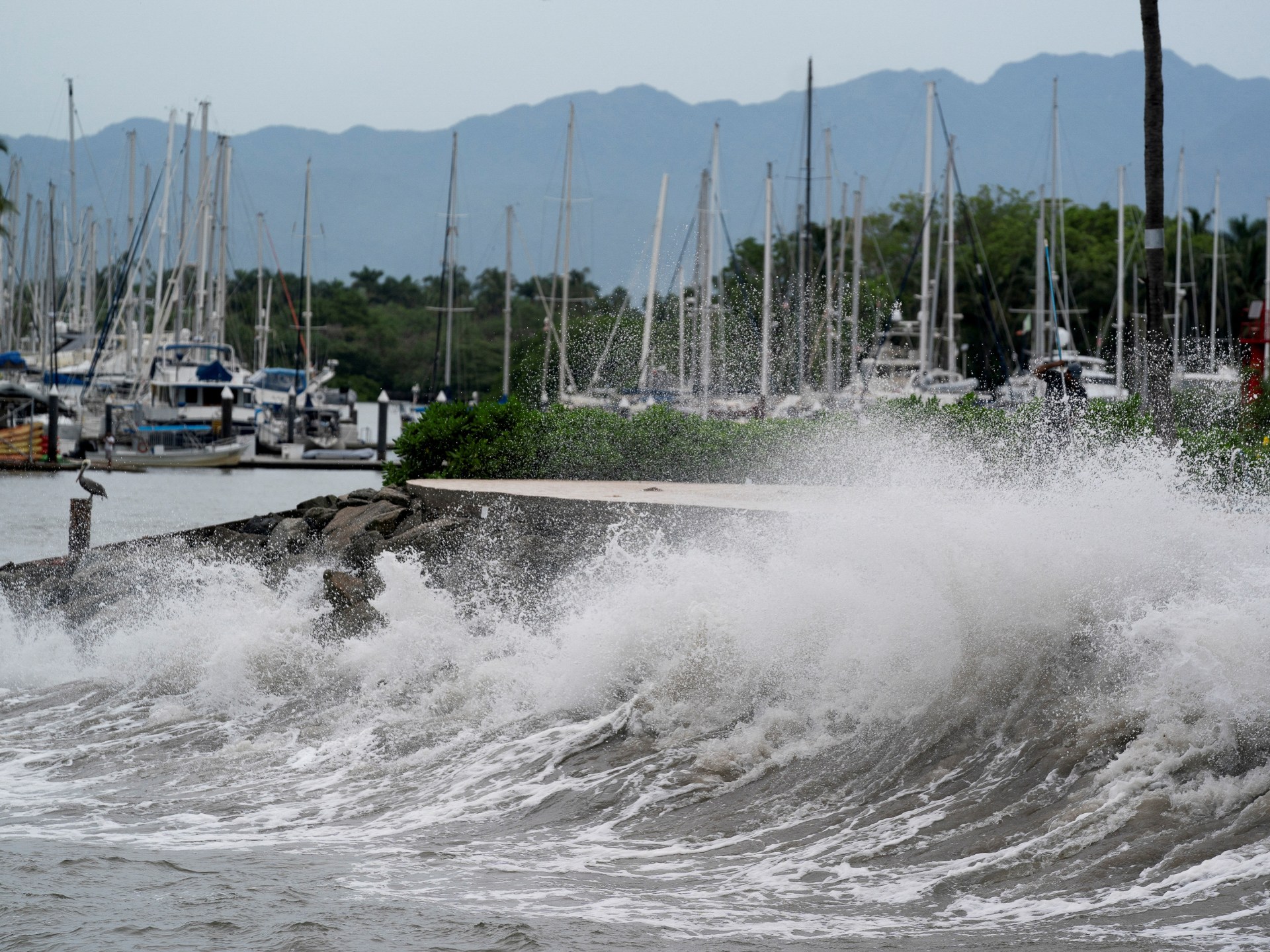 Huracán ‘extremadamente peligroso’ Lidia azota la costa del Pacífico de México |  noticias del tiempo