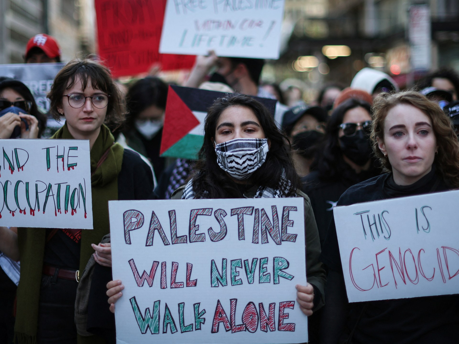 纽约市数千名示威者高呼“自由巴勒斯坦”。巴以冲突消息