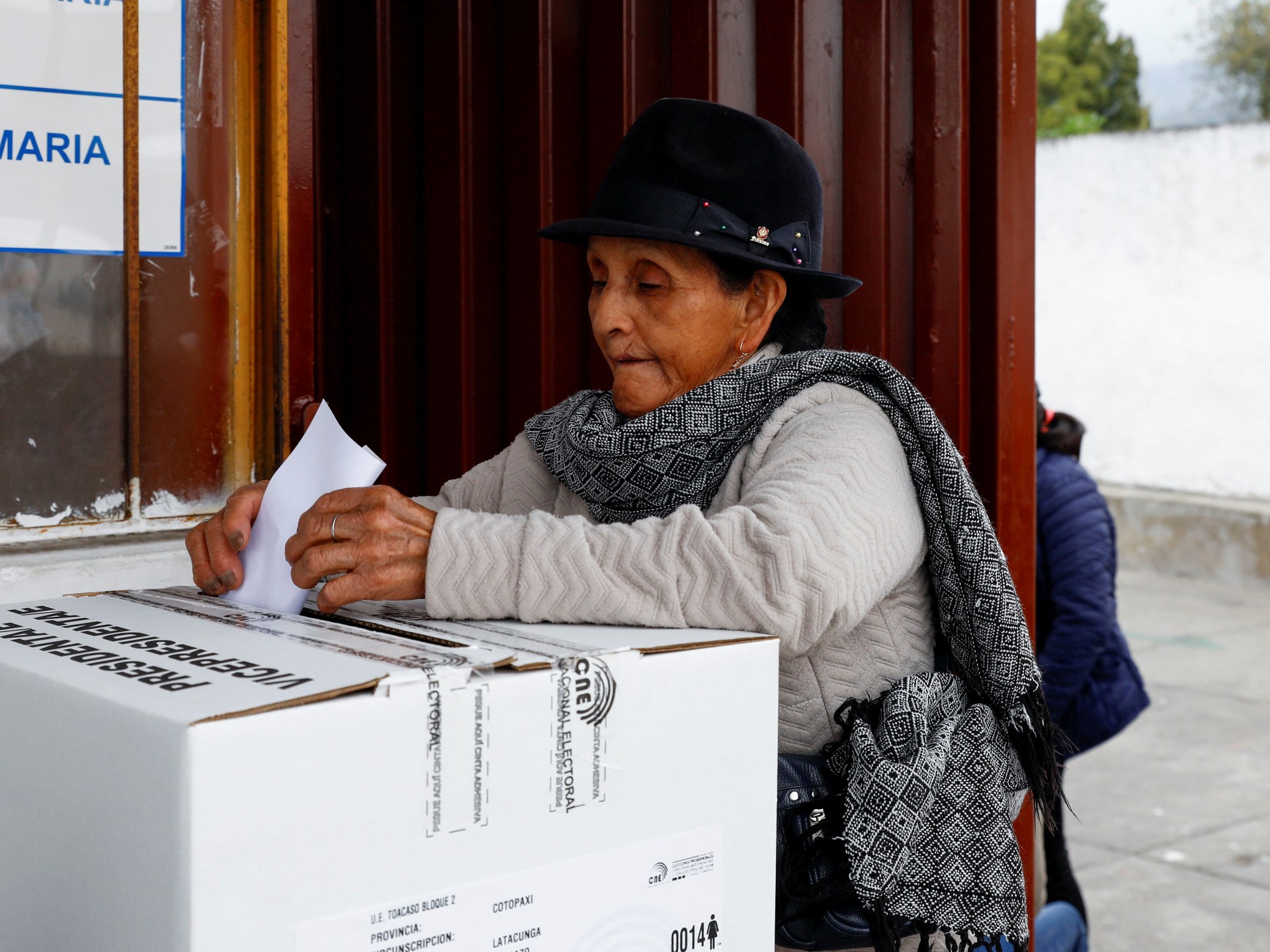Ecuador votes to elect new president