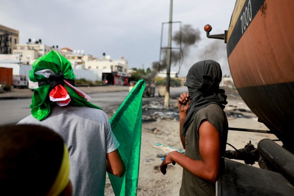 Израелските сили за сигурност ограничиха младите палестинци да влизат в