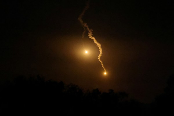 Докато светът наблюдава разширените сухопътни операции в Газа от израелската