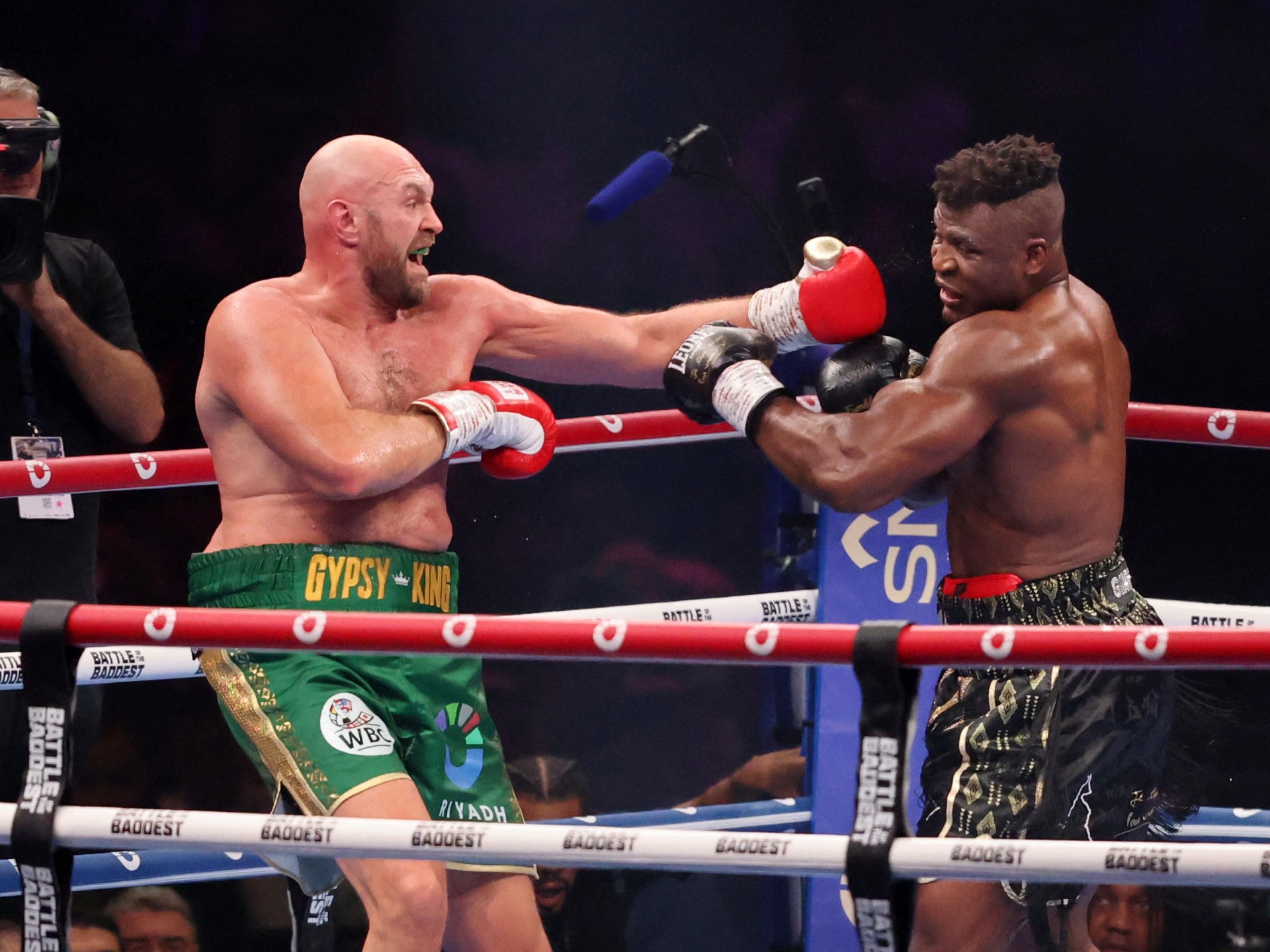 Tyson Fury knocked down but beats Francis Ngannou on a split decision