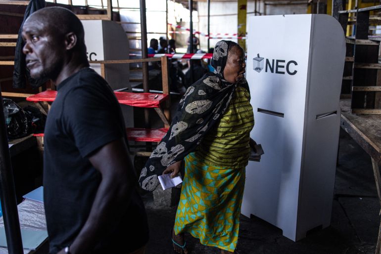 Liberians vote in polls