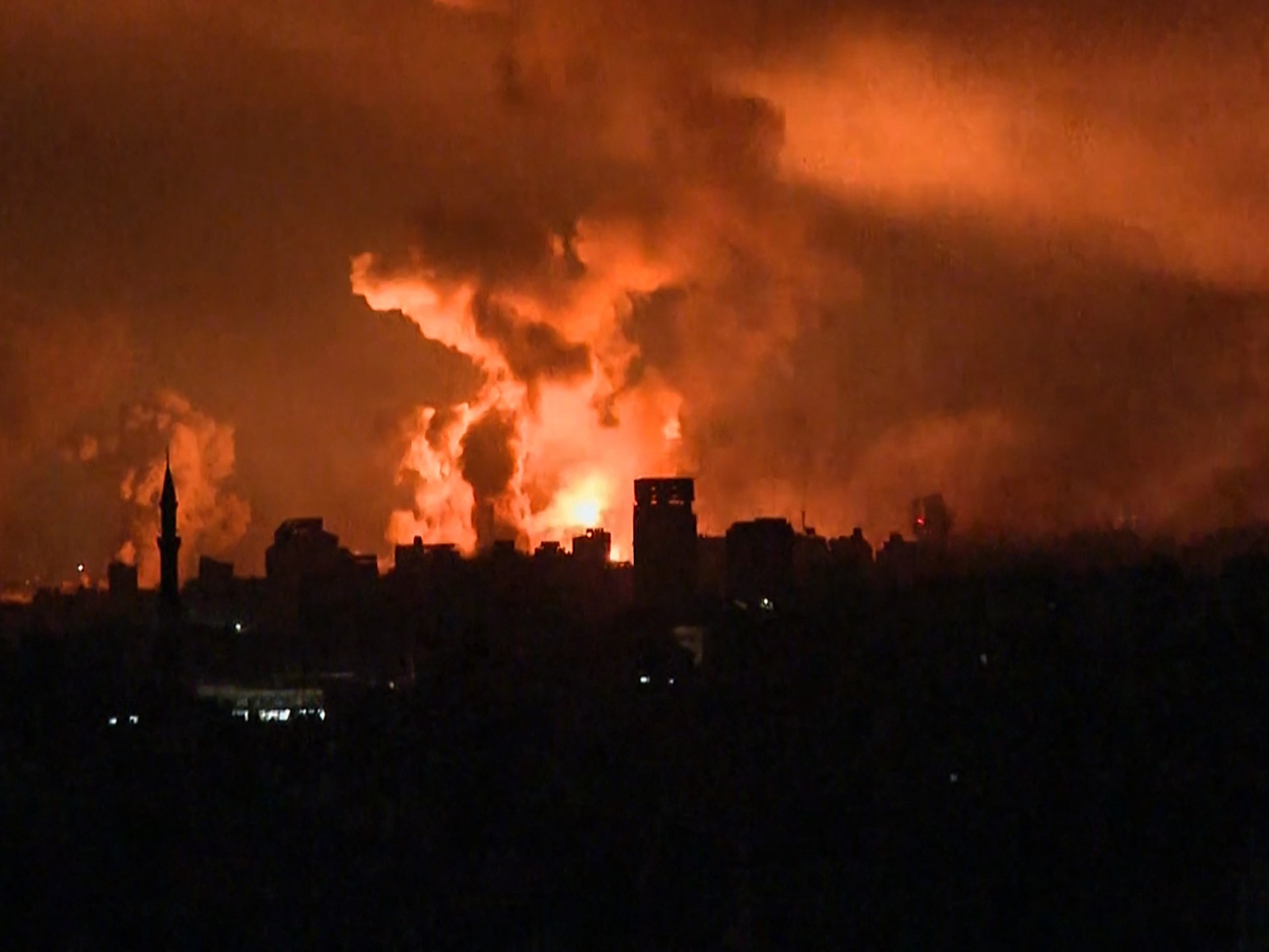 Il blackout delle comunicazioni a Gaza solleva preoccupazioni sui crimini di guerra israeliani |  Notizie sul conflitto Israele-Palestina
