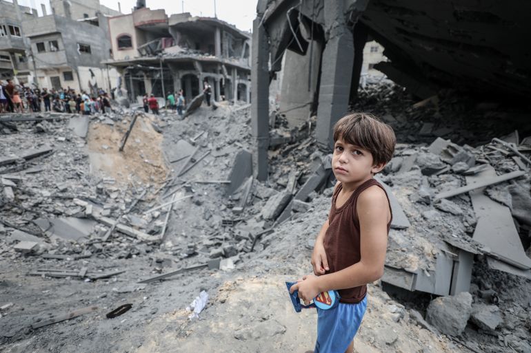 Children in Gaza facing the war