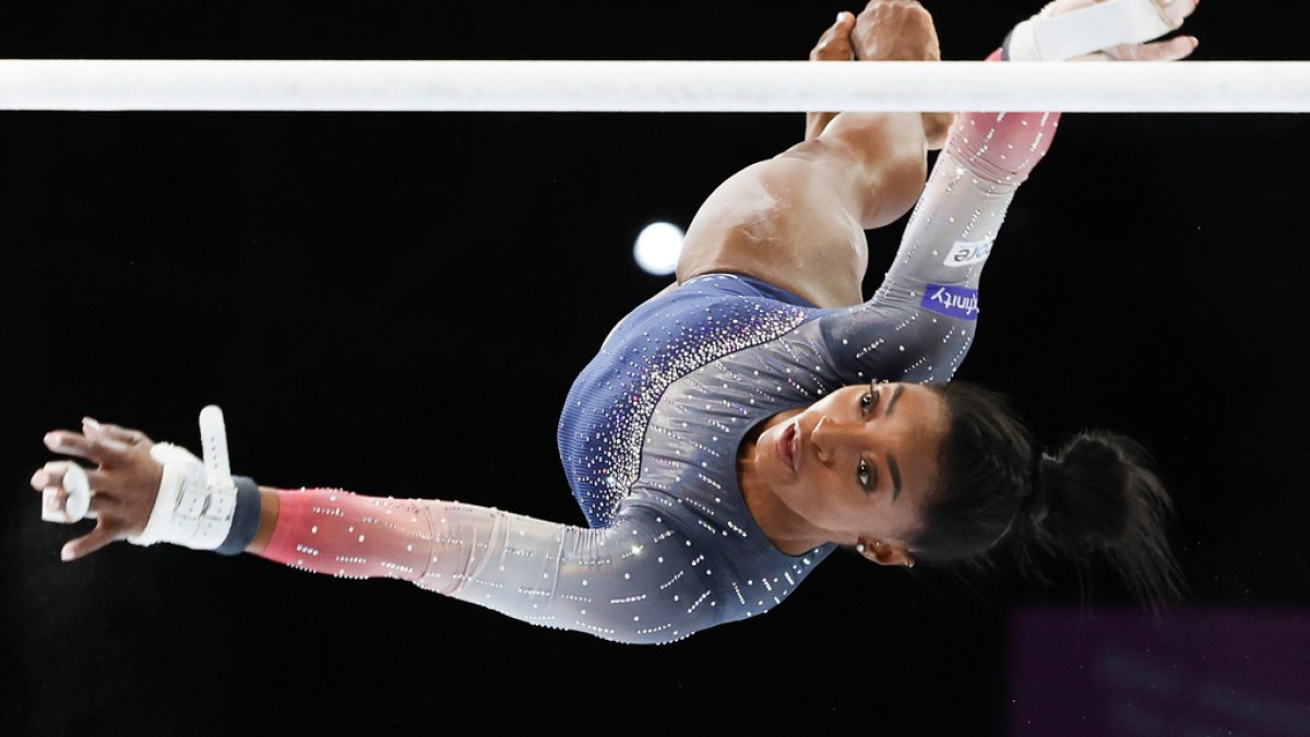 Simone Biles leads US women’s team to gymnastics world title