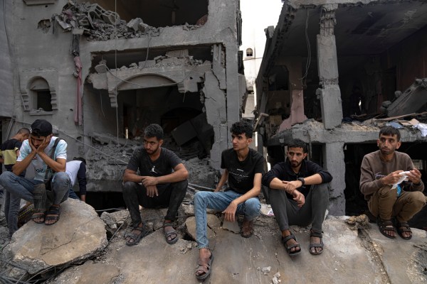 Смъртоносният бомбен атентат срещу арабската болница Ал Ахли в град Газа във