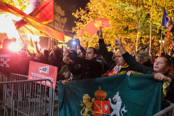 Депутатите в Черна гора гласуваха за формиране на коалиционно правителство