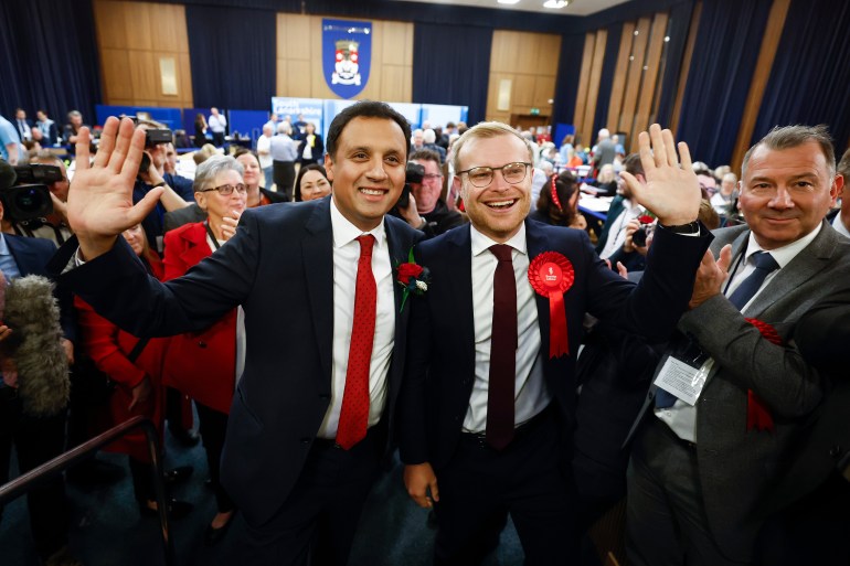 Scottish Labour candidate Michael Shanks (R) and Scottish Labour Leader Anas Sarwar