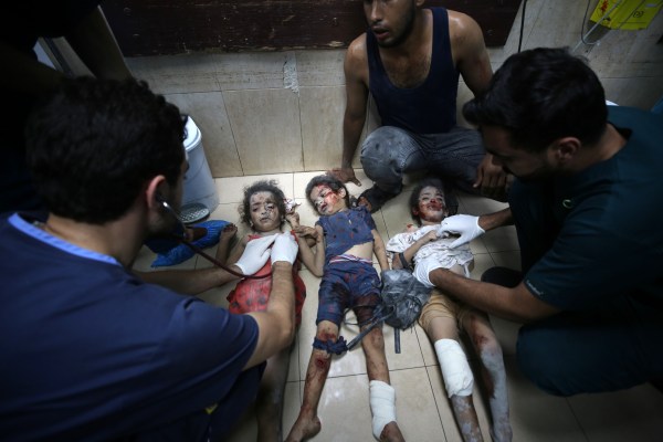 Ивицата Газа – Докато израелските бомби гърмяха и разтърсваха света около
