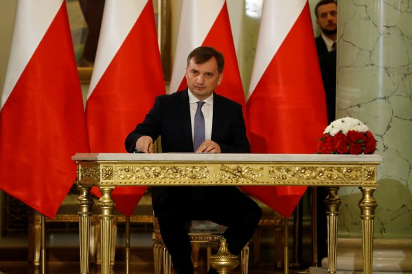 Полша повдигна обвинения срещу група от 16 чужденци в шпионаж