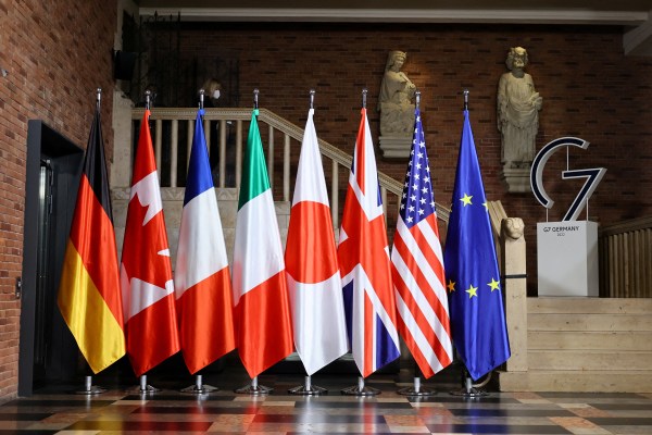 Външните министри на седем световни сили заедно с Европейския съюз