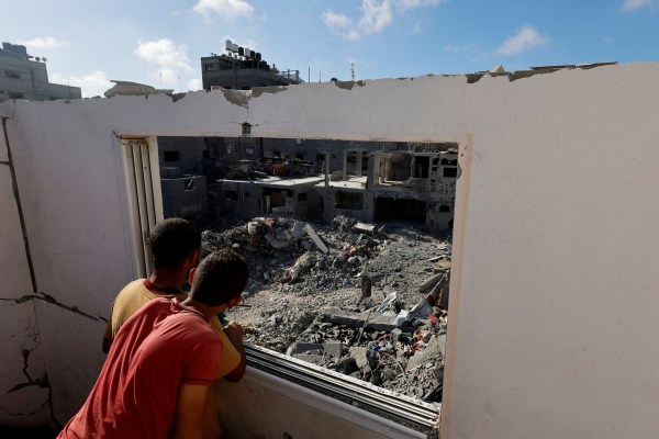 Социално икономическият шок от войната Израел Газа ще принуди стотици хиляди палестинци