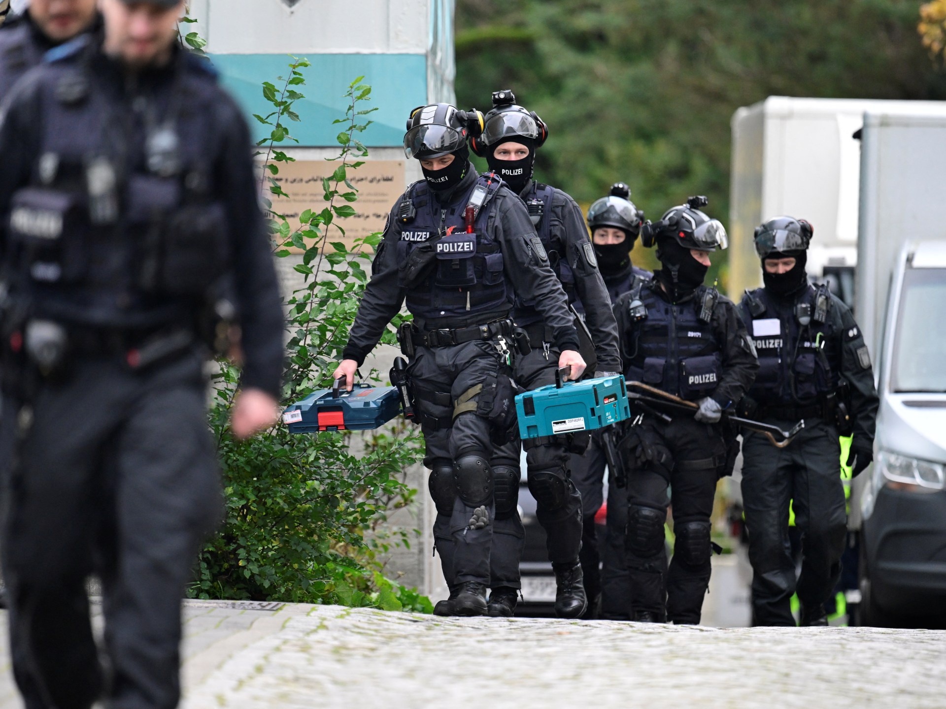 German police raid Islamic centre over alleged ties to Iran, Hezbollah