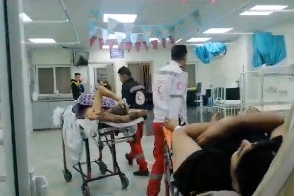 „Спасете онова, което остава от Газа“, казва директорът на болницата по време на бомбардировка