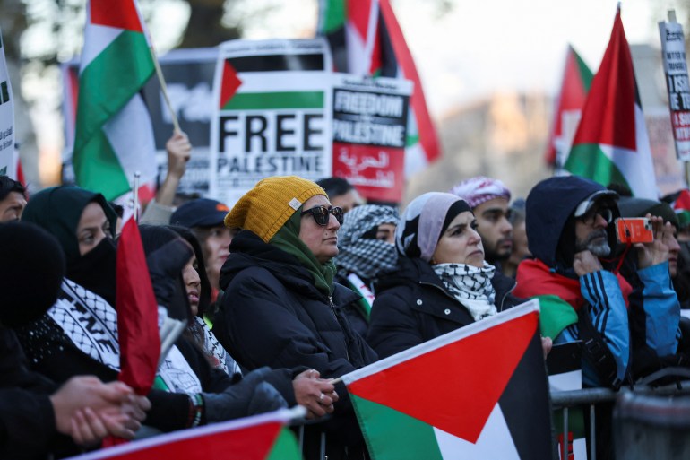 Manifestanti a Londra durante una marcia filo-palestinese che chiedono un cessate il fuoco permanente a Gaza |  Notizie sul conflitto israelo-palestinese
