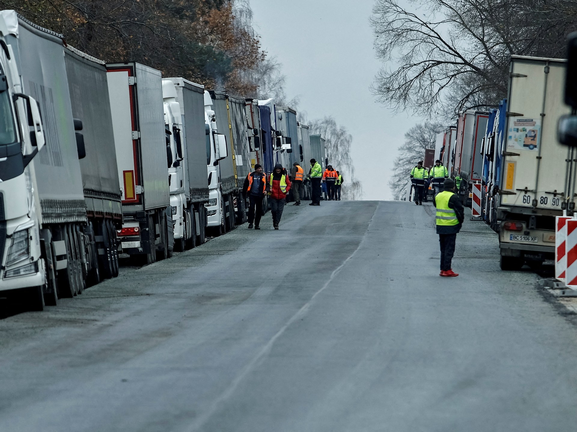 Lorries line up at Poland-Ukraine border as truckers expand blockade | transport News
