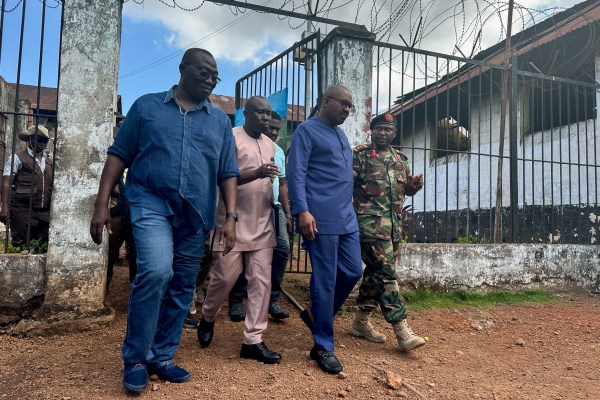 Неспокойно спокойствие в Сиера Леоне, тъй като въстанието във Фрийтаун разкрива скрито напрежение