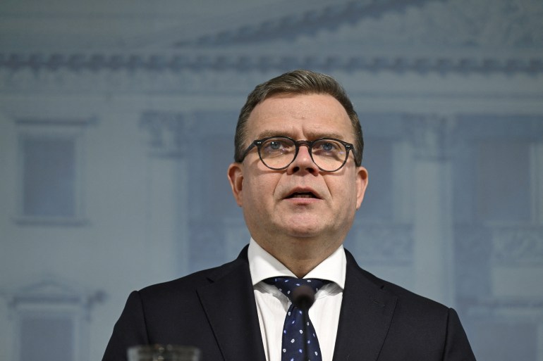 Finlandia cierra sus fronteras con Rusia durante dos semanas  noticias de inmigración