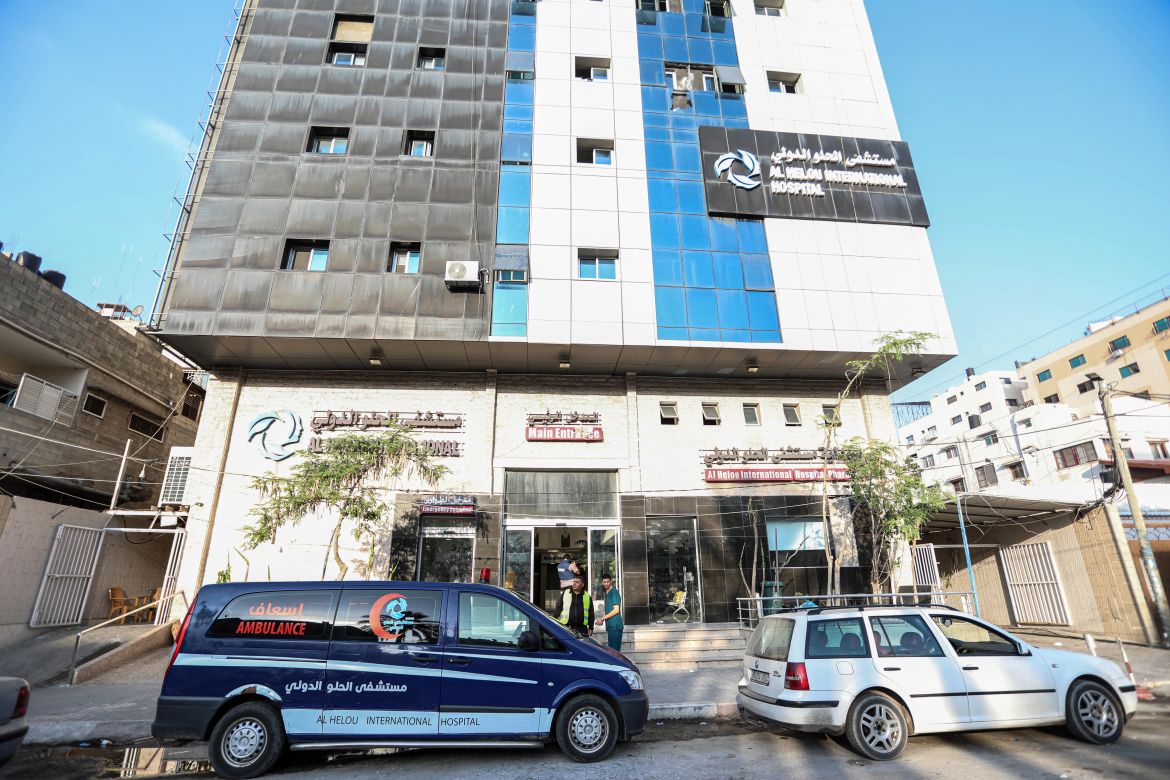 transfer of Shifa Hospital maternity ward to Helou Hospital [Abdelhakim Abu Riash/Al Jazeera]