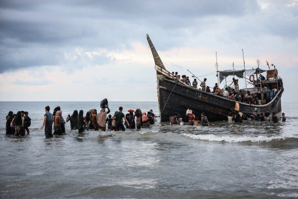 Медан Индонезия – Индонезия е изправена пред нова бежанска криза