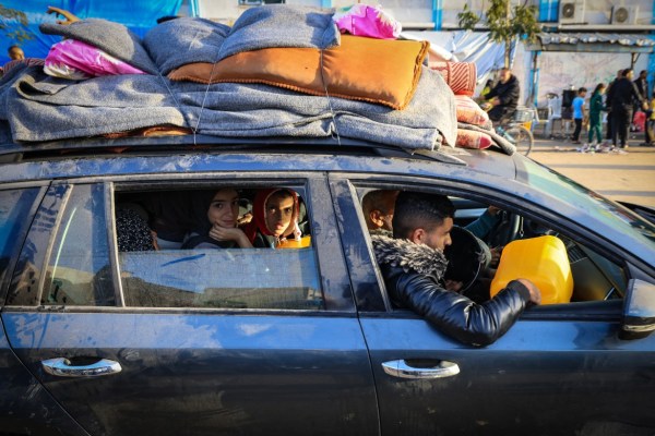 Израел каза че Северна Газа е извън границите докато разселените