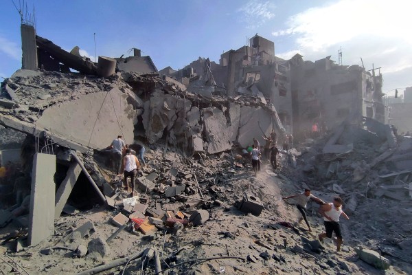 Експерти на ООН призоваха за хуманитарно прекратяване на огъня в