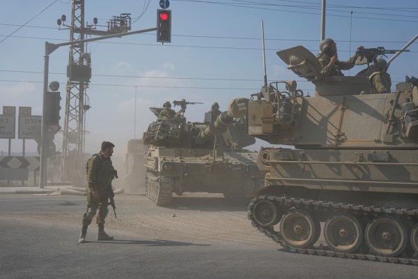 Седмица след като изпрати сухопътни сили в Газа Израел каза
