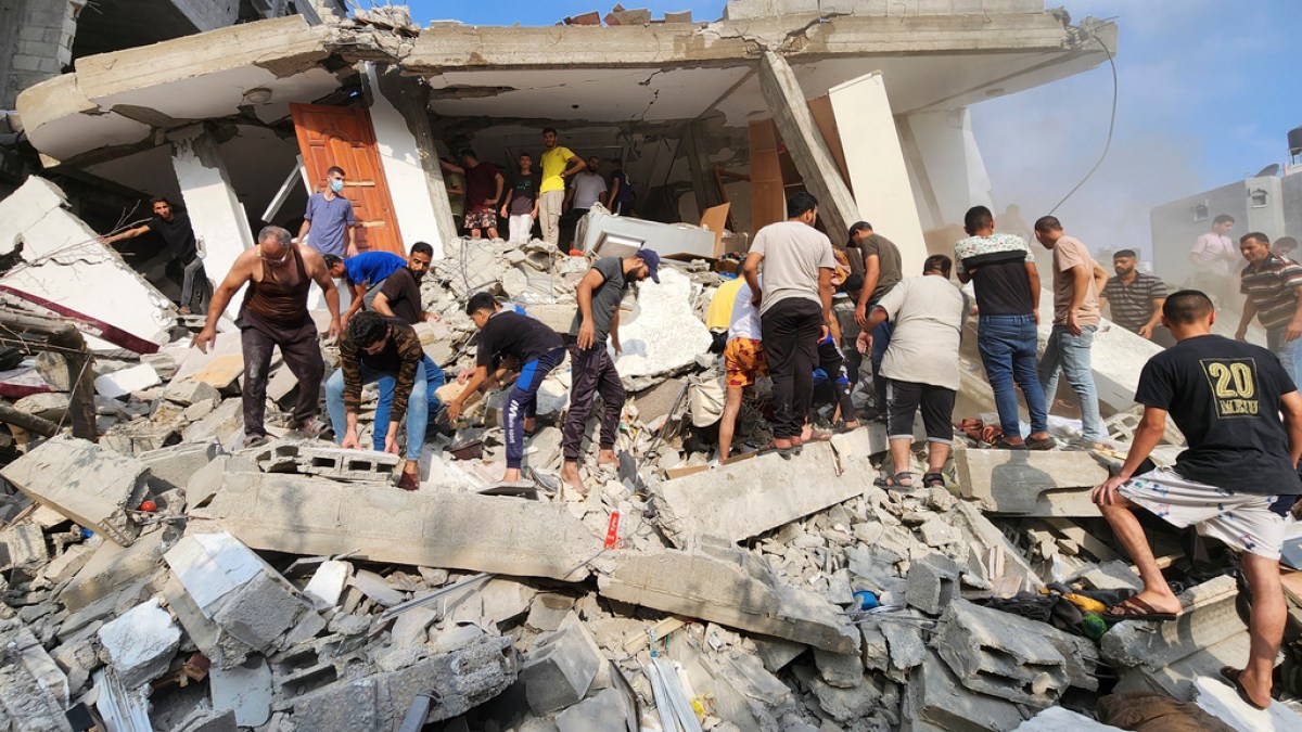 Photo of Predstavitelia Gazy tvrdia, že Izrael zaútočil na utečenecký tábor Buraj, zabil 15 izraelsko-palestínskych konfliktov