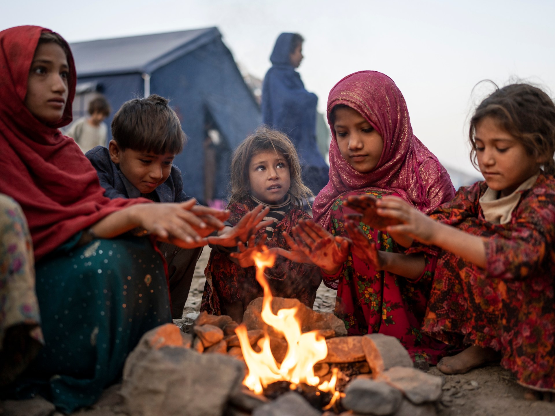 Los afganos que huyen de Pakistán carecen de agua, alimentos y refugio |  Crisis humanitarias