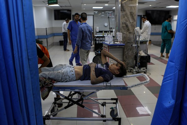 Израелските сили нахлуха в болница al-Shifa, където се укриват хиляди