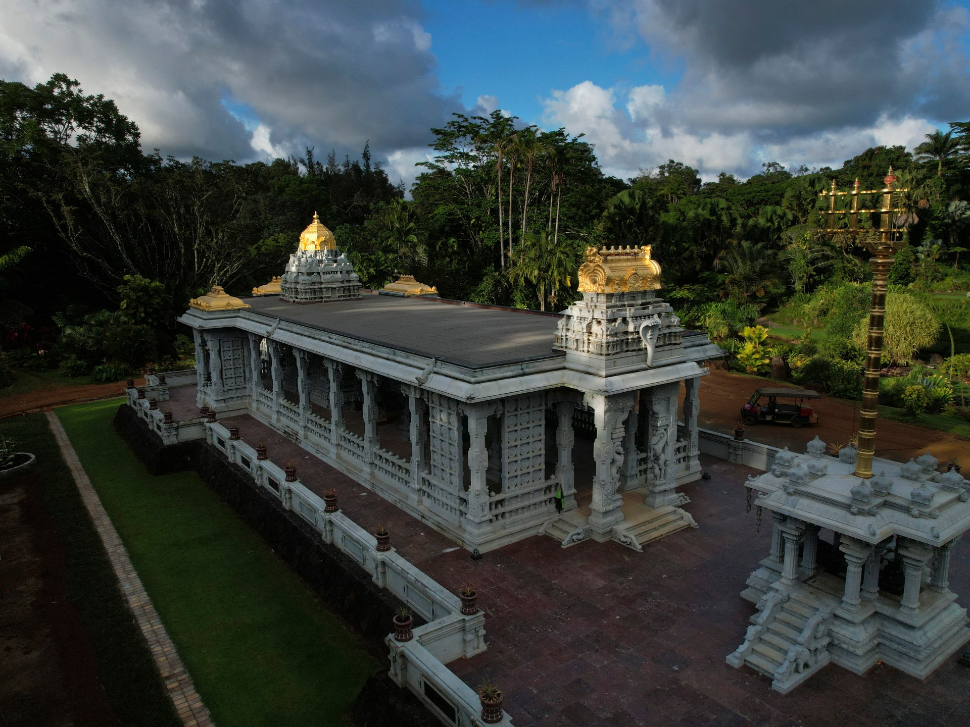Photos: An all-granite, hand-carved Hindu temple in Hawaii