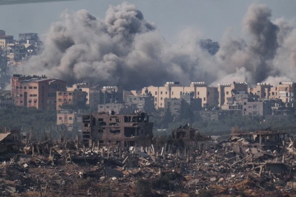Израел продължи безмилостното си бомбардиране на обсадената Ивица Газа на