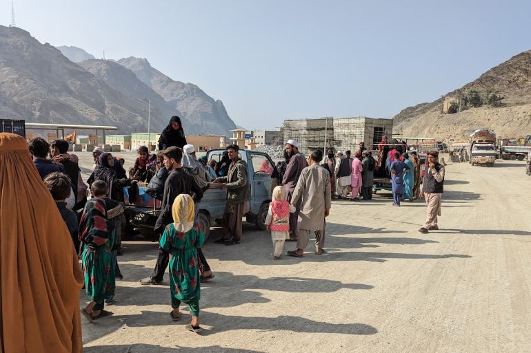 Afghan refugees arriving at the Torkham Border crossing-1699011483