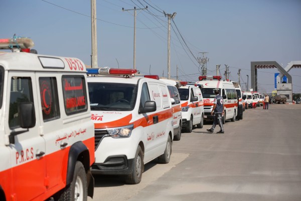 Рафах Ивицата Газа – Конвой от линейки подредени от палестинската
